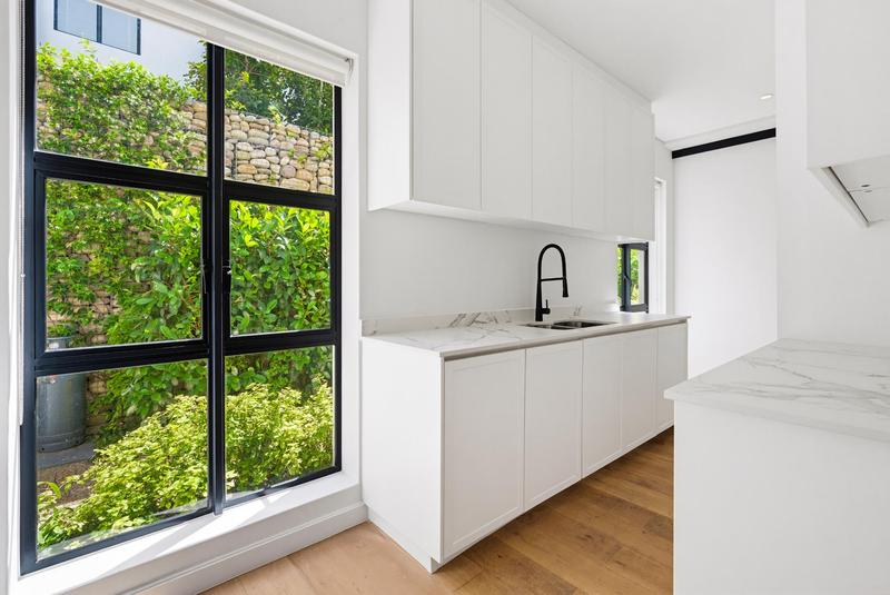 To Let 6 Bedroom Property for Rent in Constantia Western Cape